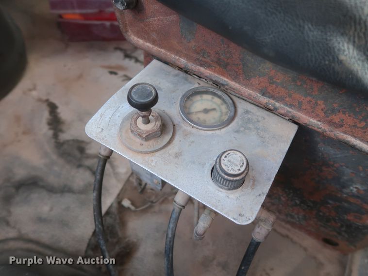 image for item DJ2303 1997 Ford L8000  truck cab and chassis