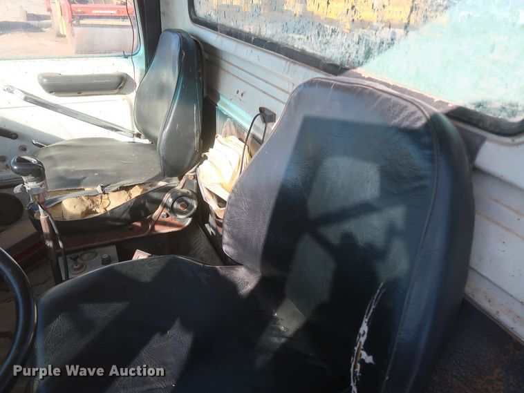 image for item DJ2303 1997 Ford L8000  truck cab and chassis