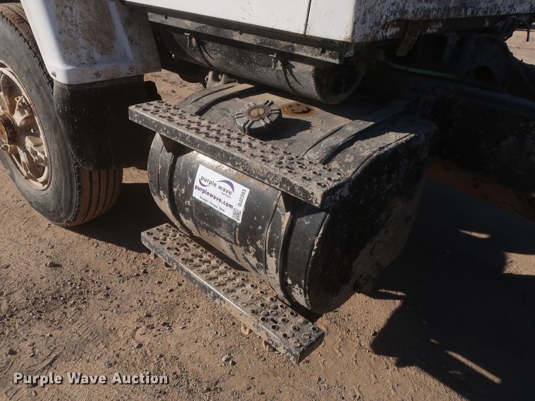 image for item DJ2303 1997 Ford L8000  truck cab and chassis