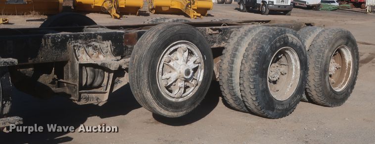 image for item DJ2303 1997 Ford L8000  truck cab and chassis