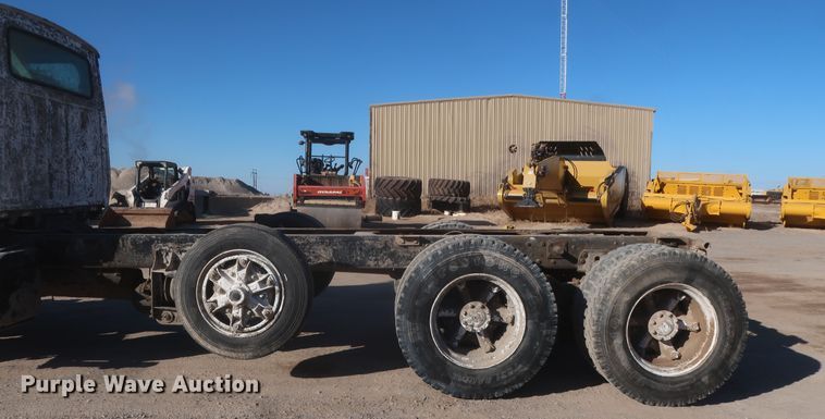 image for item DJ2303 1997 Ford L8000  truck cab and chassis