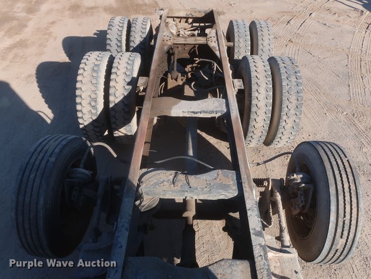 image for item DJ2303 1997 Ford L8000  truck cab and chassis