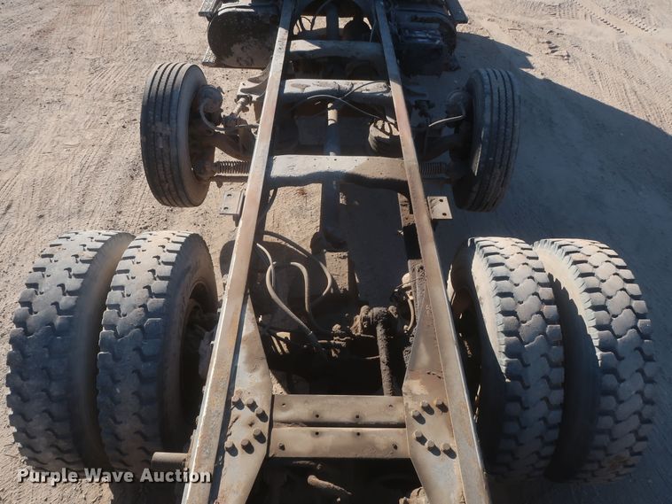 image for item DJ2303 1997 Ford L8000  truck cab and chassis