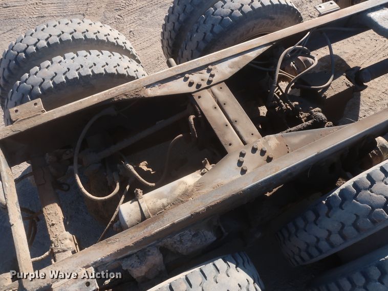 image for item DJ2303 1997 Ford L8000  truck cab and chassis