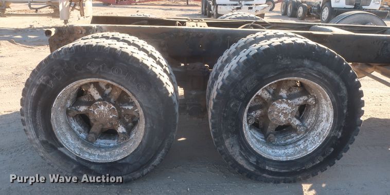 image for item DJ2303 1997 Ford L8000  truck cab and chassis