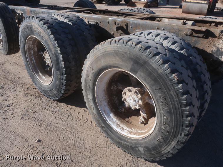 image for item DJ2303 1997 Ford L8000  truck cab and chassis