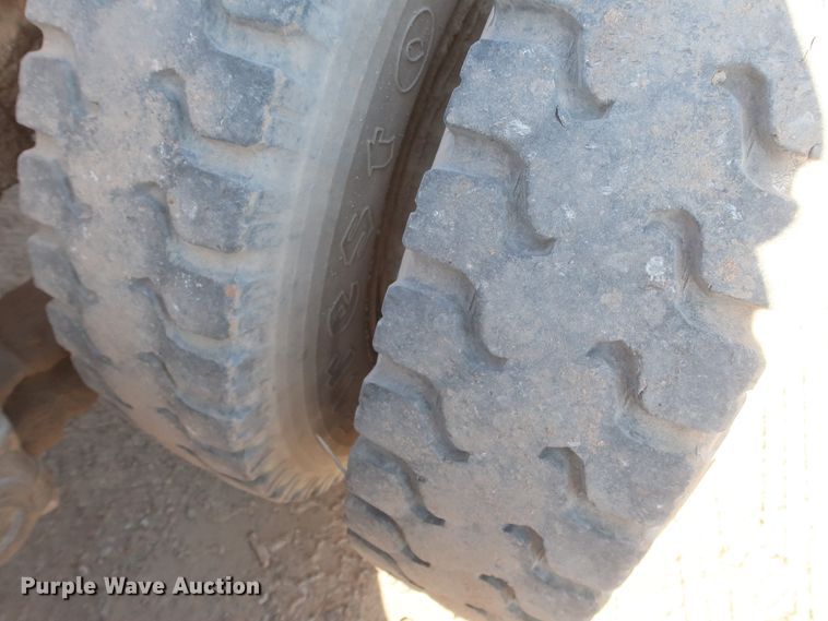 image for item DJ2303 1997 Ford L8000  truck cab and chassis