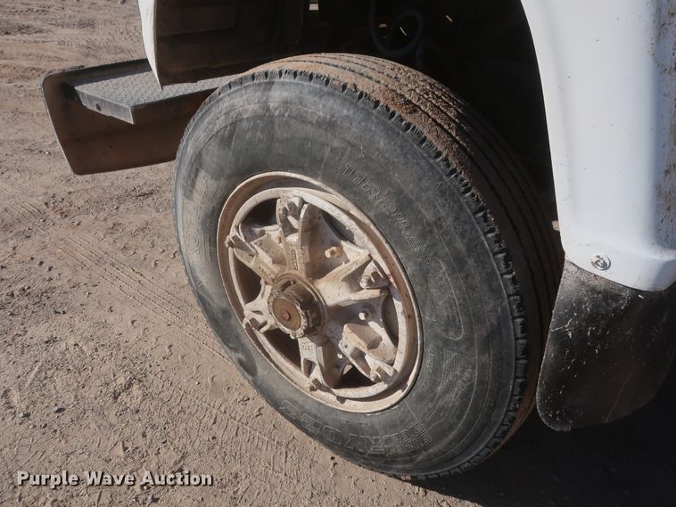 image for item DJ2303 1997 Ford L8000  truck cab and chassis