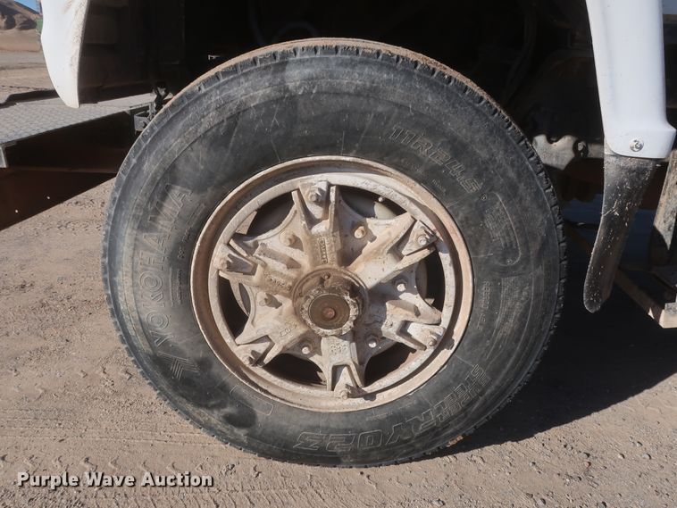 image for item DJ2303 1997 Ford L8000  truck cab and chassis