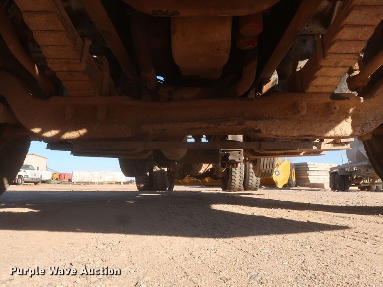 image for item DJ2303 1997 Ford L8000  truck cab and chassis