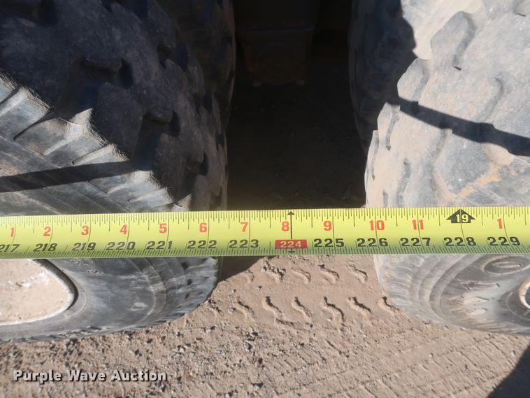 image for item DJ2303 1997 Ford L8000  truck cab and chassis