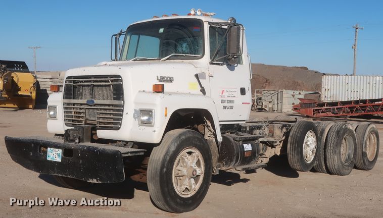 image for item DJ2304 1997 Ford L8000  truck cab and chassis