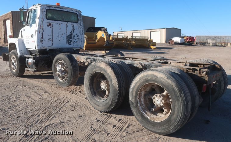 image for item DJ2304 1997 Ford L8000  truck cab and chassis