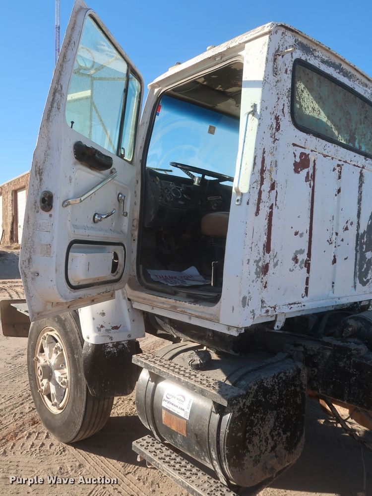 image for item DJ2304 1997 Ford L8000  truck cab and chassis