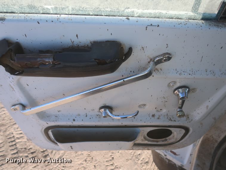 image for item DJ2304 1997 Ford L8000  truck cab and chassis