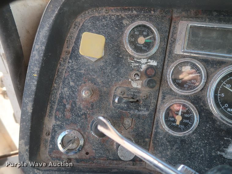 image for item DJ2304 1997 Ford L8000  truck cab and chassis