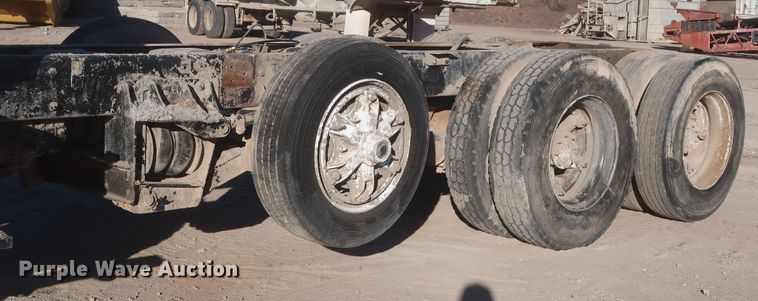 image for item DJ2304 1997 Ford L8000  truck cab and chassis