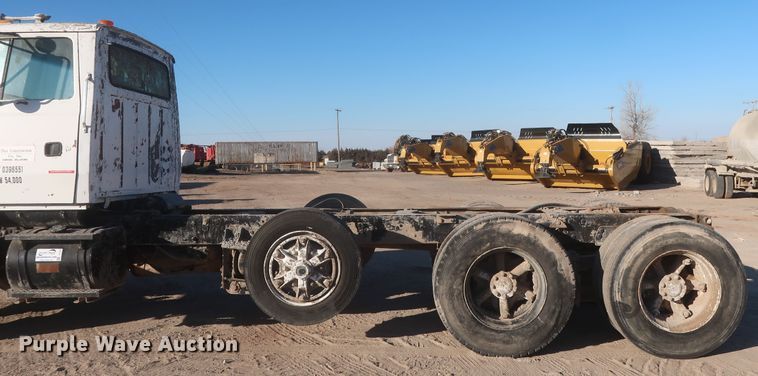 image for item DJ2304 1997 Ford L8000  truck cab and chassis