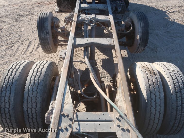 image for item DJ2304 1997 Ford L8000  truck cab and chassis