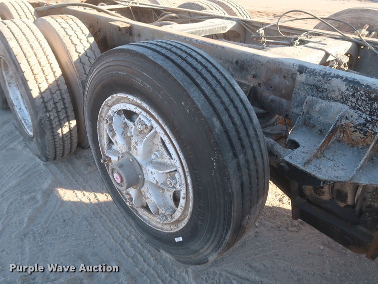 image for item DJ2304 1997 Ford L8000  truck cab and chassis