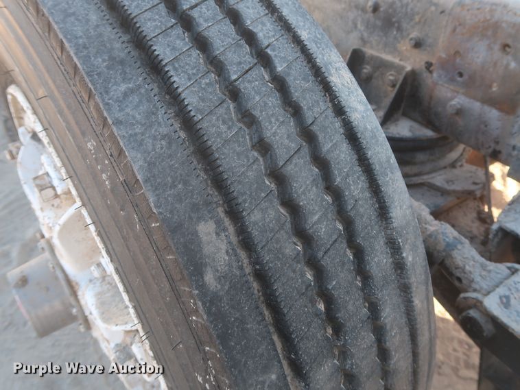 image for item DJ2304 1997 Ford L8000  truck cab and chassis