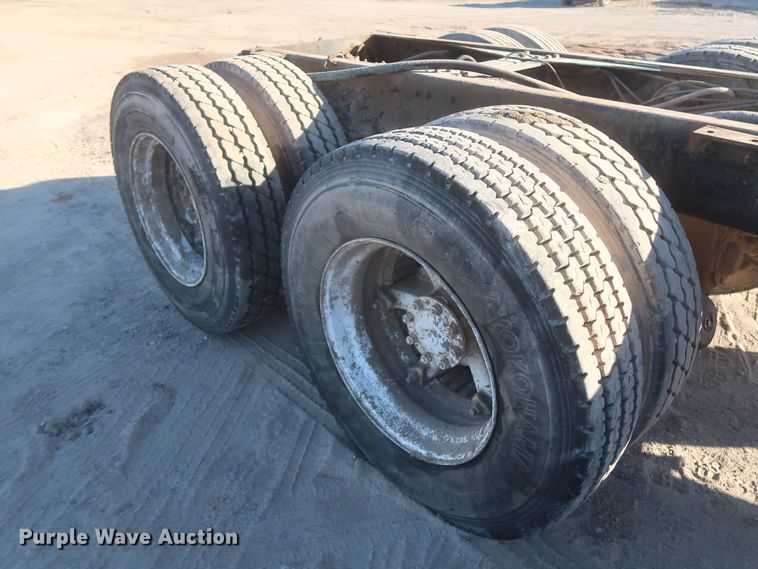 image for item DJ2304 1997 Ford L8000  truck cab and chassis