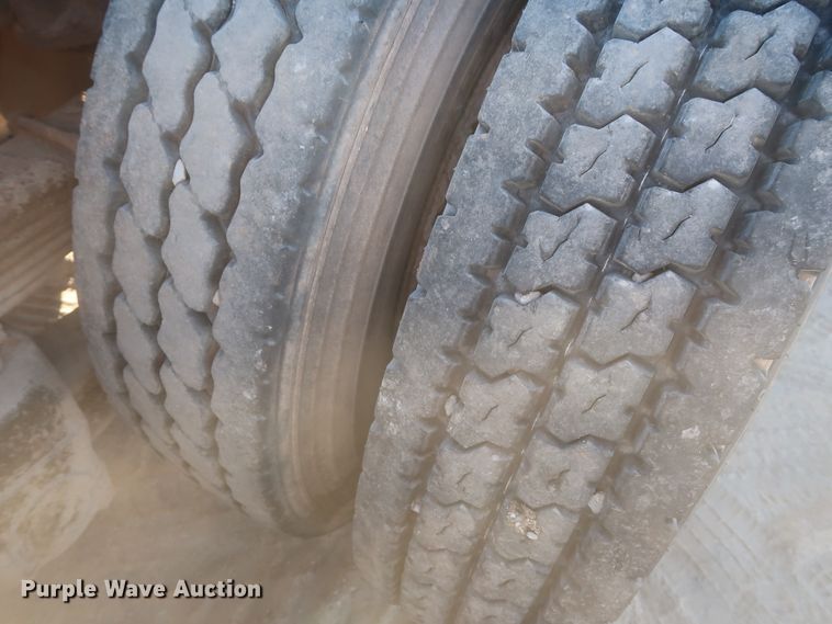 image for item DJ2304 1997 Ford L8000  truck cab and chassis