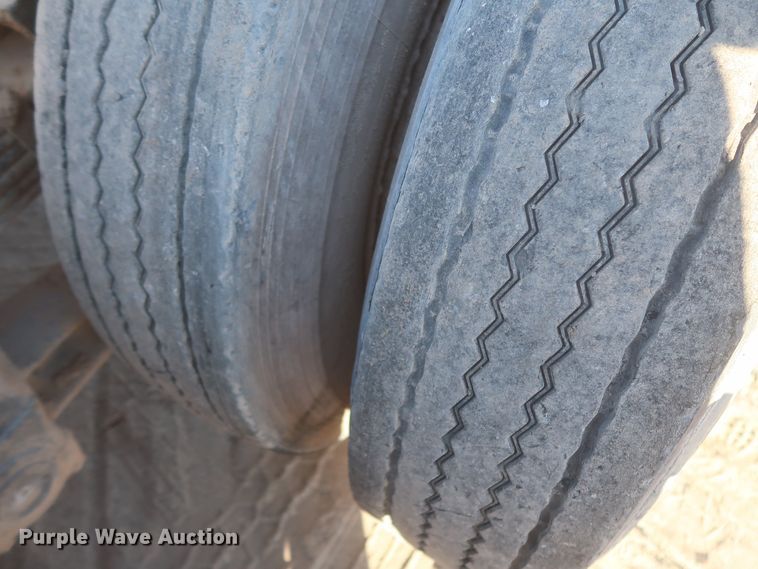 image for item DJ2304 1997 Ford L8000  truck cab and chassis