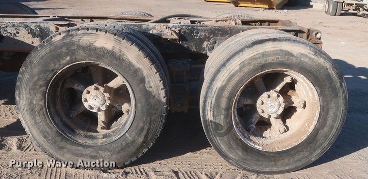 image for item DJ2304 1997 Ford L8000  truck cab and chassis