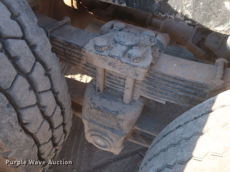 image for item DJ2304 1997 Ford L8000  truck cab and chassis