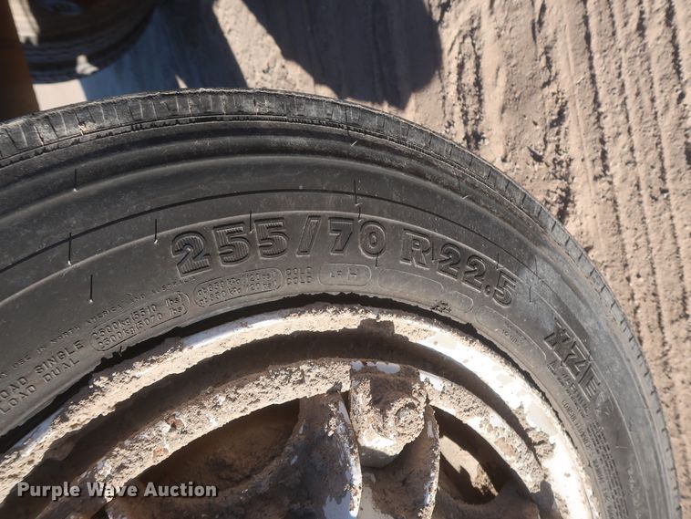 image for item DJ2304 1997 Ford L8000  truck cab and chassis