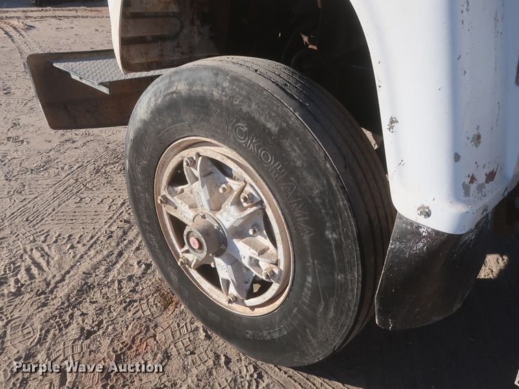 image for item DJ2304 1997 Ford L8000  truck cab and chassis