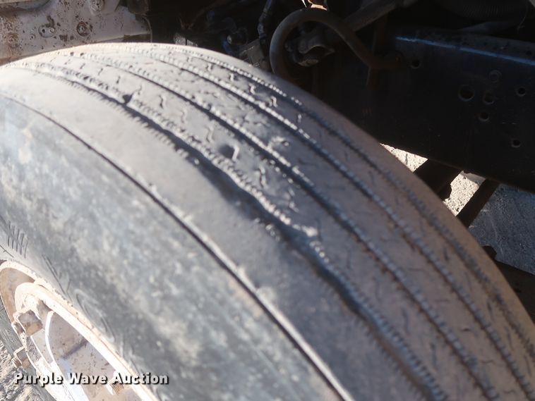 image for item DJ2304 1997 Ford L8000  truck cab and chassis