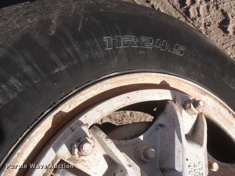 image for item DJ2304 1997 Ford L8000  truck cab and chassis