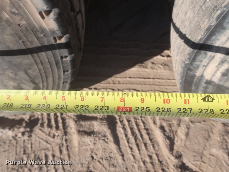 image for item DJ2304 1997 Ford L8000  truck cab and chassis