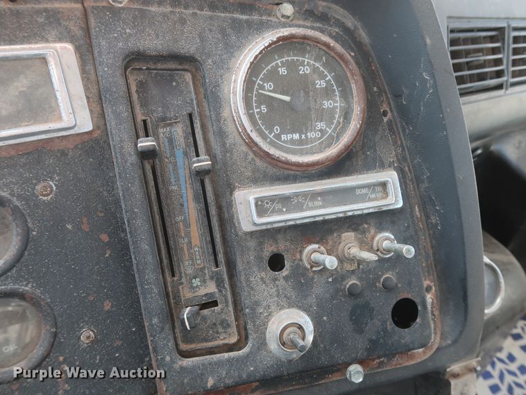 image for item DJ2305 1995 Ford L8000  truck cab and chassis