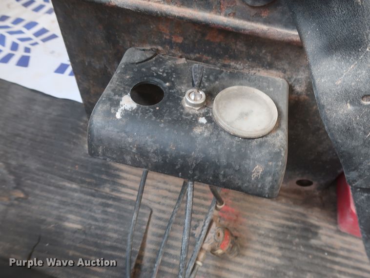 image for item DJ2305 1995 Ford L8000  truck cab and chassis