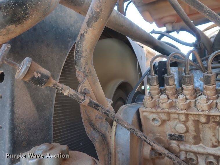 image for item DJ2305 1995 Ford L8000  truck cab and chassis