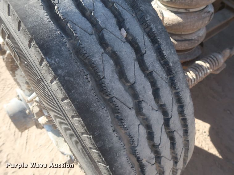 image for item DJ2305 1995 Ford L8000  truck cab and chassis