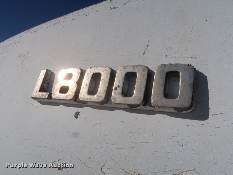 image for item DJ2305 1995 Ford L8000  truck cab and chassis