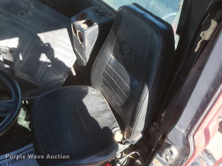 image for item DJ2307 2001 Mack RD690S  semi truck