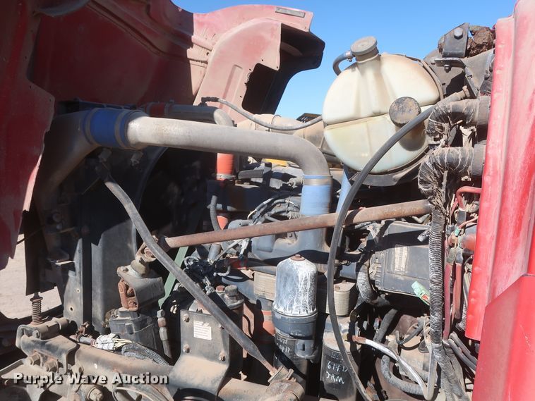 image for item DJ2307 2001 Mack RD690S  semi truck