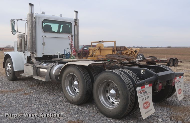 image for item DJ2312 2008 Peterbilt 388  semi truck
