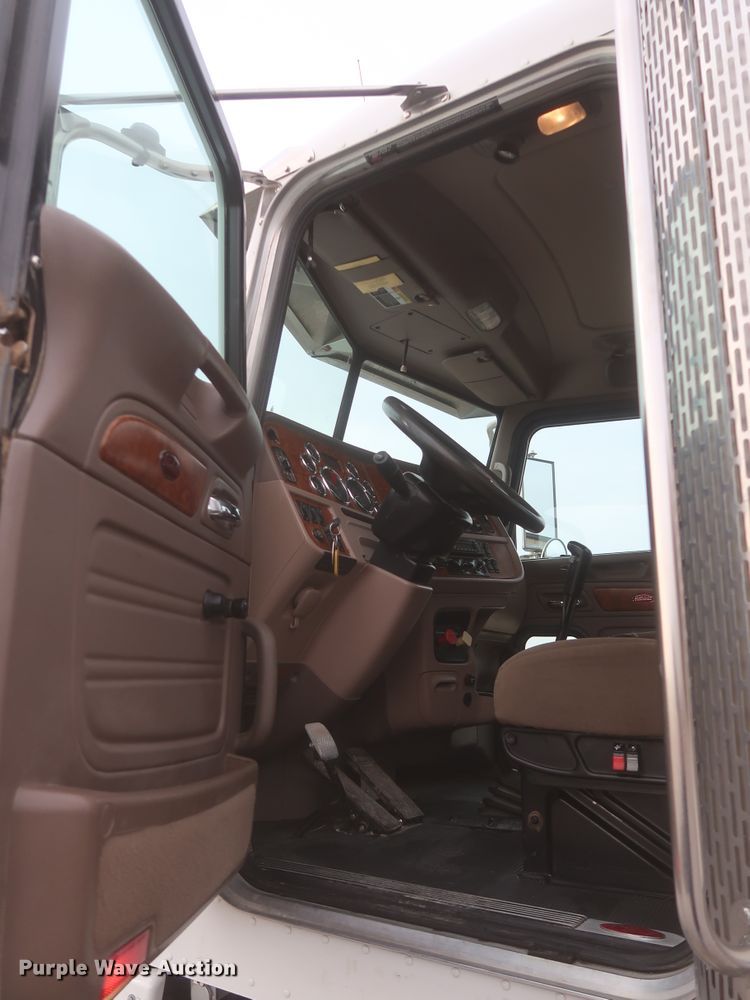 image for item DJ2312 2008 Peterbilt 388  semi truck