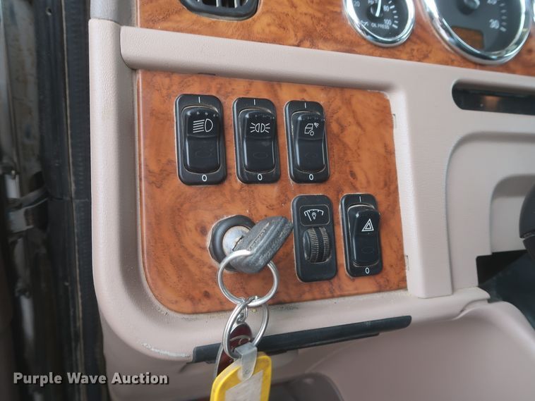 image for item DJ2312 2008 Peterbilt 388  semi truck