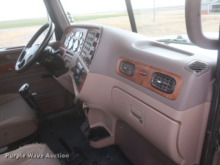 image for item DJ2312 2008 Peterbilt 388  semi truck