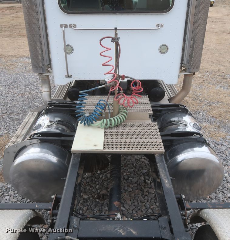 image for item DJ2312 2008 Peterbilt 388  semi truck