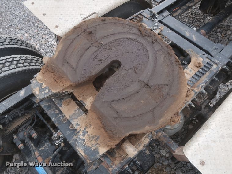 image for item DJ2312 2008 Peterbilt 388  semi truck