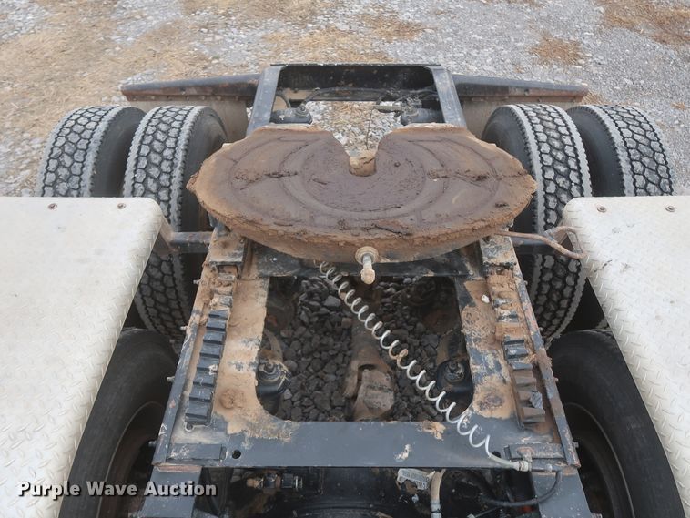 image for item DJ2312 2008 Peterbilt 388  semi truck