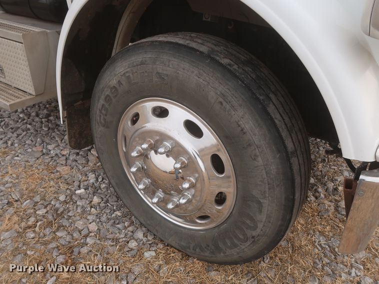 image for item DJ2312 2008 Peterbilt 388  semi truck